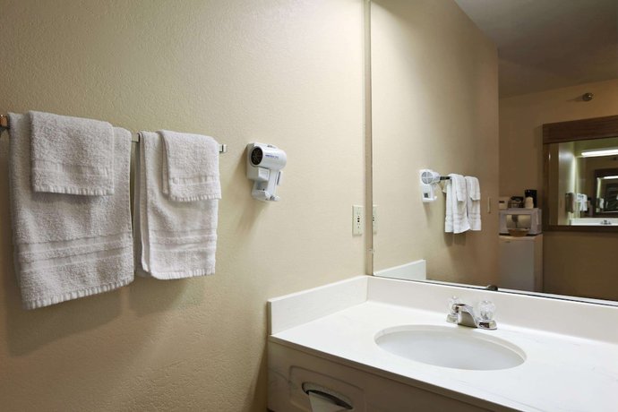 Imagen de la habitación del Hotel Travelodge by Wyndham Grand Island. Foto 6