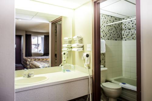 Imagen de la habitación del Hotel Travelodge by Wyndham Grande Prairie. Foto 5