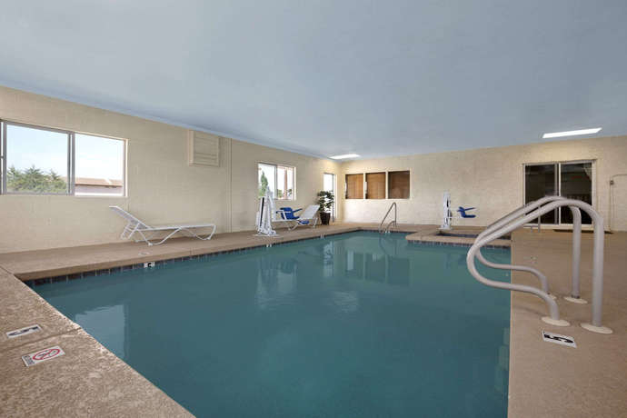 Imagen de la piscina del Hotel Travelodge by Wyndham Holbrook. Foto 7