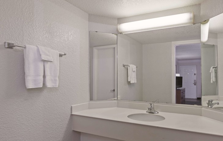 Imagen de la habitación del Hotel Travelodge by Wyndham Houston Cy-Fair. Foto 5