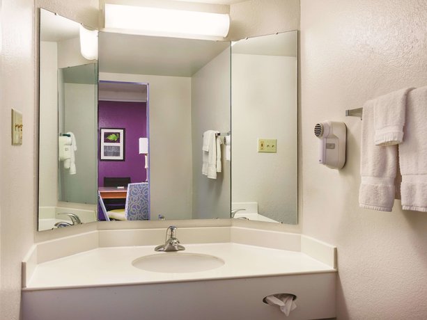 Imagen de la habitación del Hotel Travelodge by Wyndham Houston Cy-Fair. Foto 6