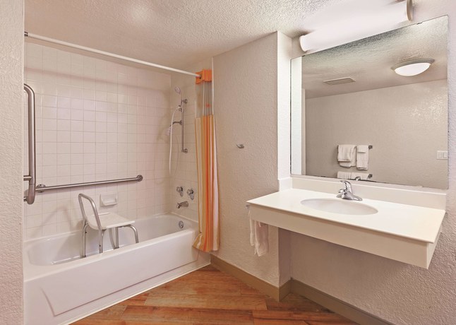 Imagen de la habitación del Hotel Travelodge by Wyndham Houston Cy-Fair. Foto 8
