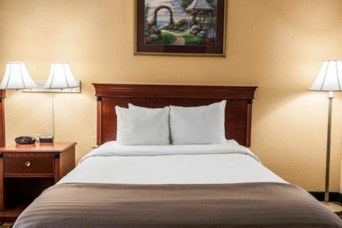 Imagen de la habitación del Hotel Travelodge by Wyndham Indianapolis Speedway. Foto 3