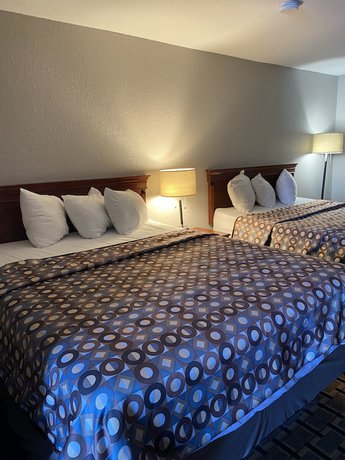 Imagen de la habitación del Hotel Travelodge by Wyndham Indianapolis Speedway. Foto 6