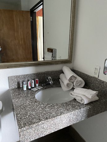 Imagen de la habitación del Hotel Travelodge by Wyndham Indianapolis Speedway. Foto 10