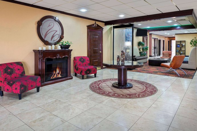 Imagen de los interiores del Hotel Travelodge by Wyndham Indianapolis Speedway. Foto 14