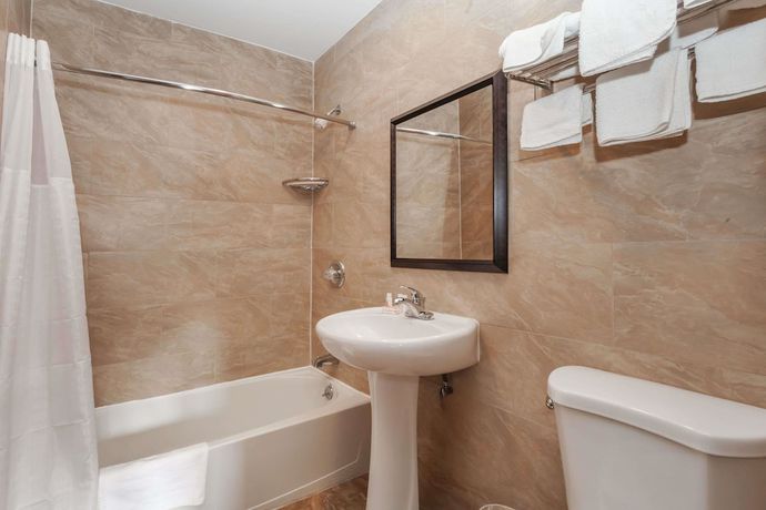 Imagen de la habitación del Hotel Travelodge by Wyndham Jersey City. Foto 8