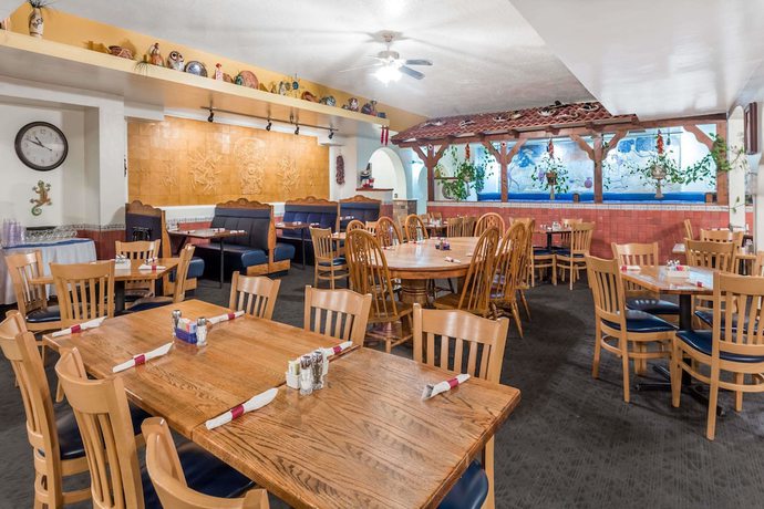 Imagen del bar/restaurante del Hotel Travelodge by Wyndham Juneau. Foto 2