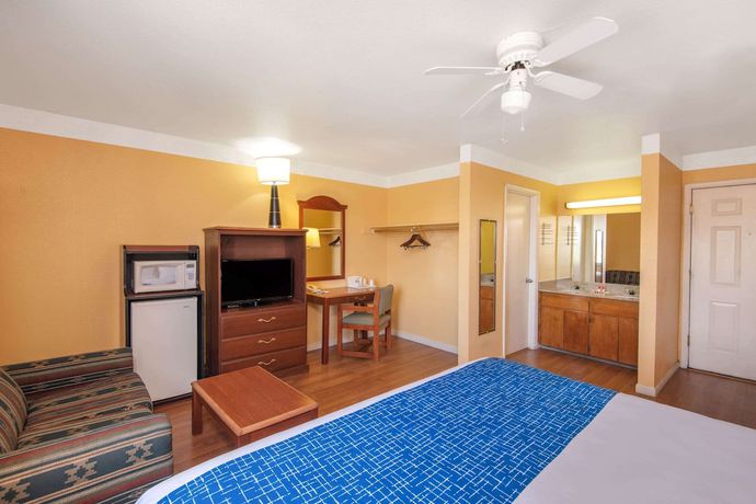 Imagen de la habitación del Hotel Travelodge by Wyndham Kingman. Foto 10