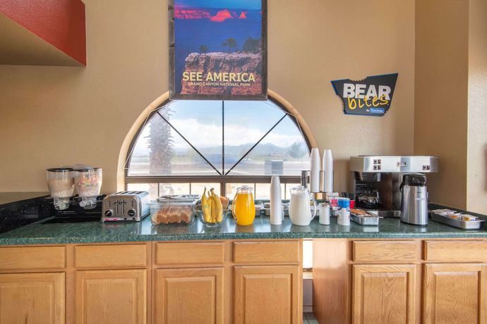 Imagen del bar/restaurante del Hotel Travelodge by Wyndham Kingman. Foto 3