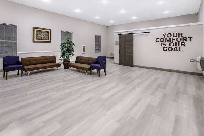 Imagen de los interiores del Hotel Travelodge by Wyndham Kingsland GA. Foto 15