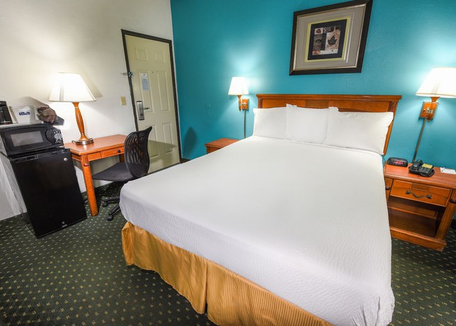 Imagen de la habitación del Hotel Travelodge by Wyndham LAX. Foto 7