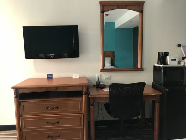 Imagen de la habitación del Hotel Travelodge by Wyndham LAX. Foto 16