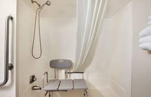 Imagen de la habitación del Hotel Travelodge by Wyndham La Porte/Michigan City Area. Foto 4
