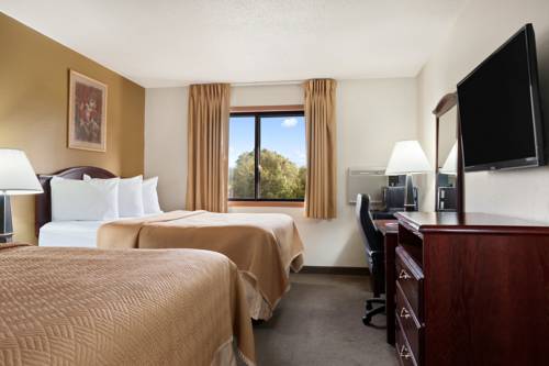 Imagen de la habitación del Hotel Travelodge by Wyndham La Porte/Michigan City Area. Foto 7