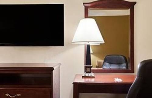 Imagen general del Hotel Travelodge by Wyndham La Porte/Michigan City Area. Foto 1