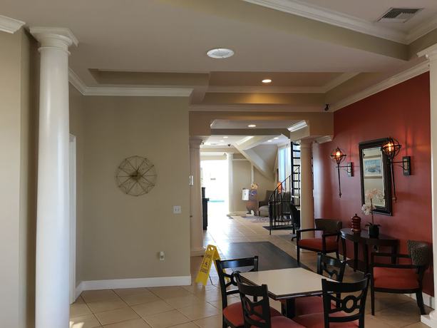 Imagen de los interiores del Hotel Travelodge by Wyndham Lakeland. Foto 19