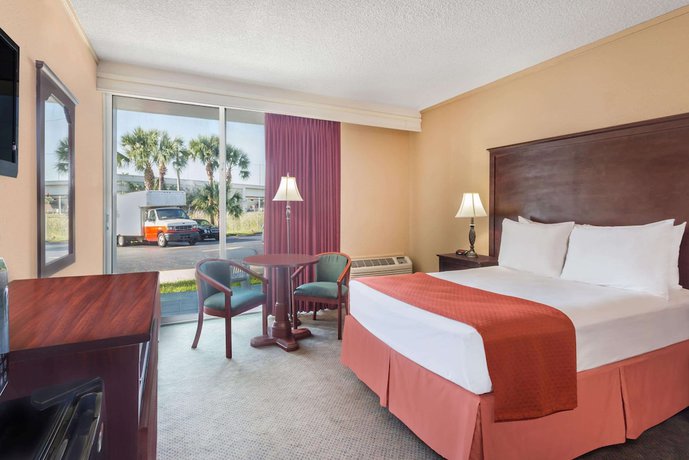 Imagen de la habitación del Hotel Travelodge by Wyndham Lakeland. Foto 17