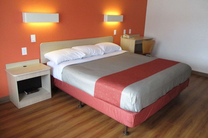 Imagen de la habitación del Hotel Travelodge by Wyndham Lansing. Foto 2