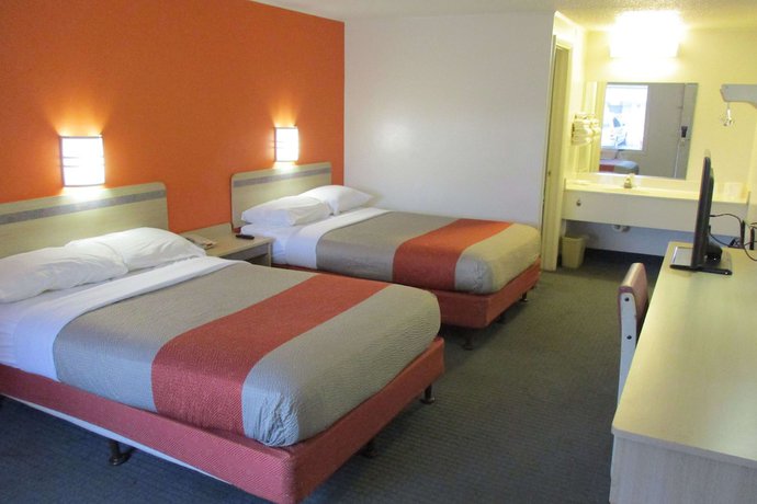 Imagen de la habitación del Hotel Travelodge by Wyndham Lansing. Foto 3