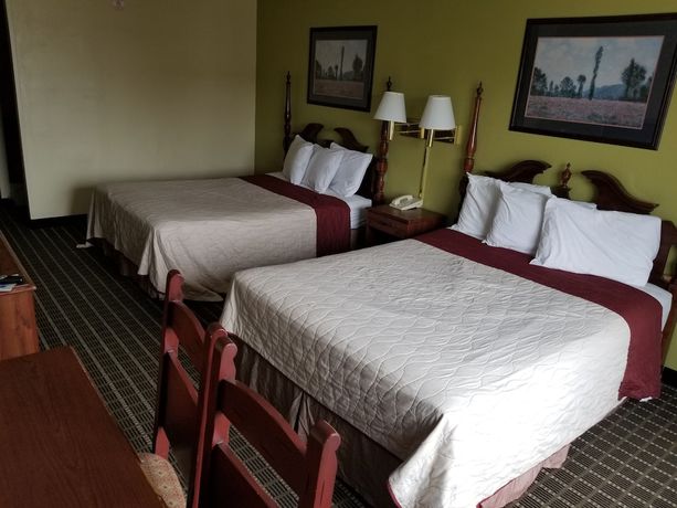 Imagen de la habitación del Hotel Travelodge by Wyndham Lansing IL. Foto 9