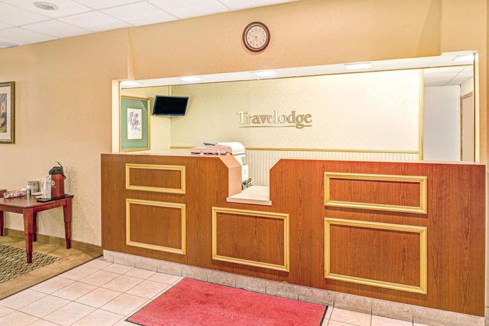 Imagen de los interiores del Hotel Travelodge by Wyndham Lincoln Airport I-80. Foto 10