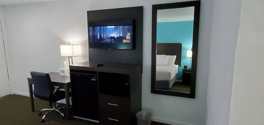 Imagen de la habitación del Hotel Travelodge by Wyndham Livonia/Canton/Novi Detroit Area. Foto 15