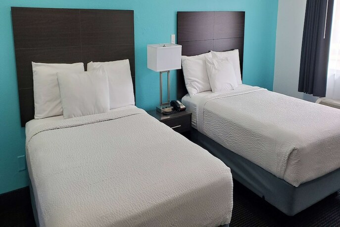 Imagen de la habitación del Hotel Travelodge by Wyndham Livonia/Canton/Novi Detroit Area. Foto 20
