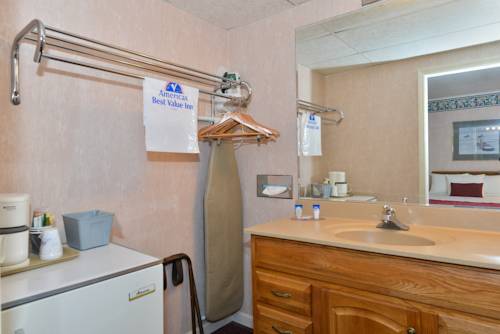 Imagen de la habitación del Hotel Travelodge by Wyndham Mackinaw City. Foto 3