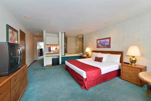 Imagen de la habitación del Hotel Travelodge by Wyndham Mackinaw City. Foto 11