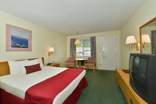 Imagen de la habitación del Hotel Travelodge by Wyndham Mackinaw City. Foto 15