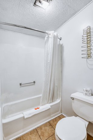 Imagen de la habitación del Hotel Travelodge by Wyndham Macon West. Foto 3