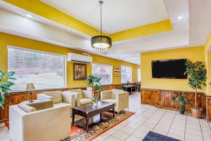 Imagen de los interiores del Hotel Travelodge by Wyndham Macon West. Foto 18