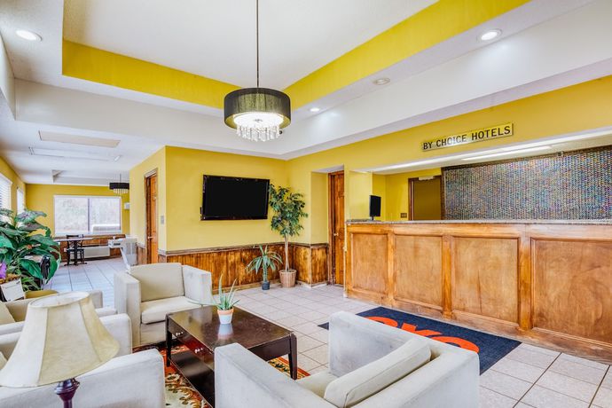 Imagen de los interiores del Hotel Travelodge by Wyndham Macon West. Foto 19