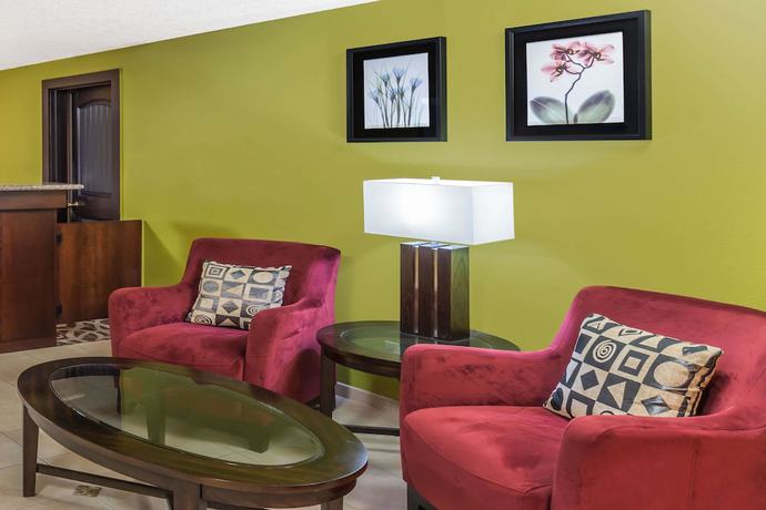 Imagen de los interiores del Hotel Travelodge by Wyndham Newport. Foto 13
