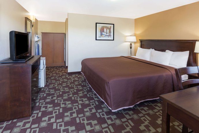 Imagen de la habitación del Hotel Travelodge by Wyndham Newport. Foto 8