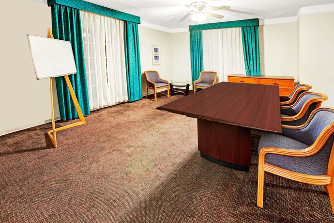 Imagen de los interiores del Hotel Travelodge by Wyndham North Richland Hills/Dallas/Ft Worth. Foto 15