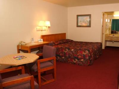 Imagen de la habitación del Hotel Travelodge by Wyndham Orlando Lake Buena Vista South. Foto 3