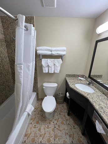 Imagen de la habitación del Hotel Travelodge by Wyndham Ozone Park. Foto 3