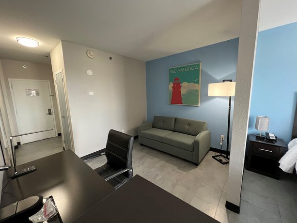 Imagen de la habitación del Hotel Travelodge by Wyndham Ozone Park. Foto 17