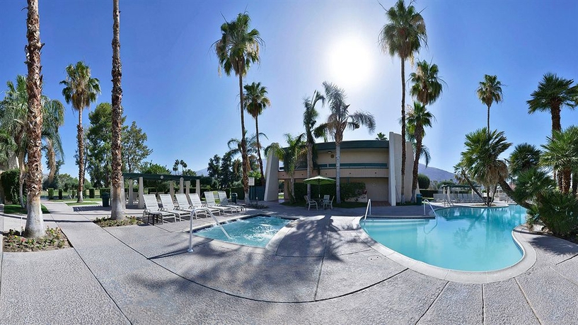 Imagen de la piscina del Hotel Travelodge by Wyndham Palm Springs. Foto 10