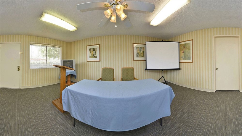 Imagen de los interiores del Hotel Travelodge by Wyndham Palm Springs. Foto 8