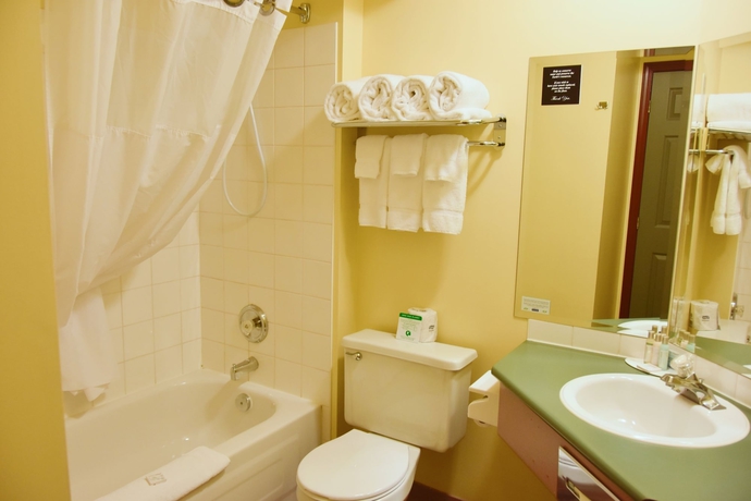 Imagen de la habitación del Hotel Travelodge by Wyndham Parksville. Foto 5