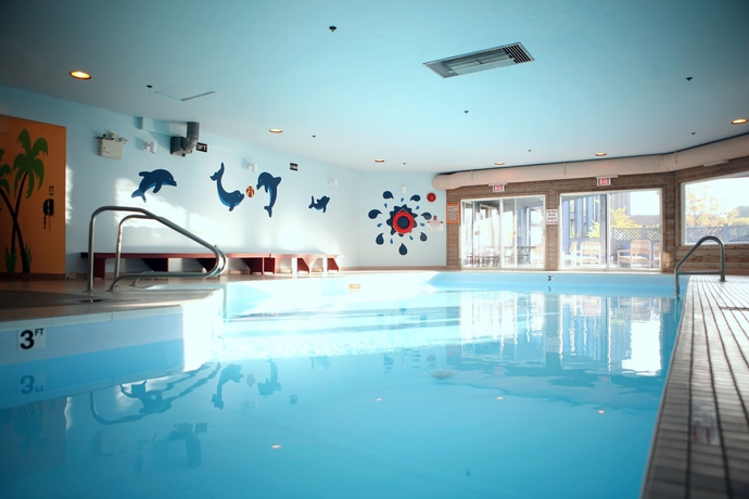 Imagen de la piscina del Hotel Travelodge by Wyndham Parksville. Foto 18