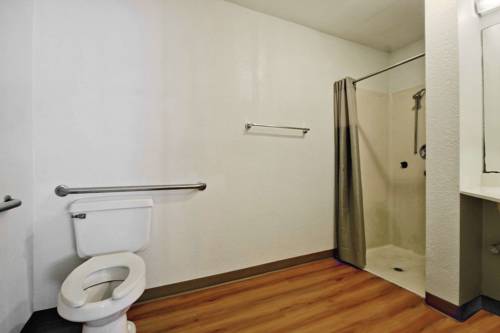 Imagen de la habitación del Hotel Travelodge by Wyndham Pompano Beach. Foto 2