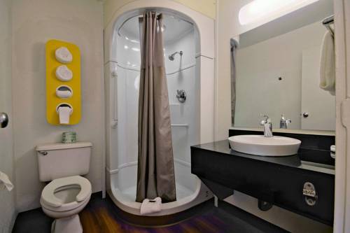 Imagen de la habitación del Hotel Travelodge by Wyndham Pompano Beach. Foto 4