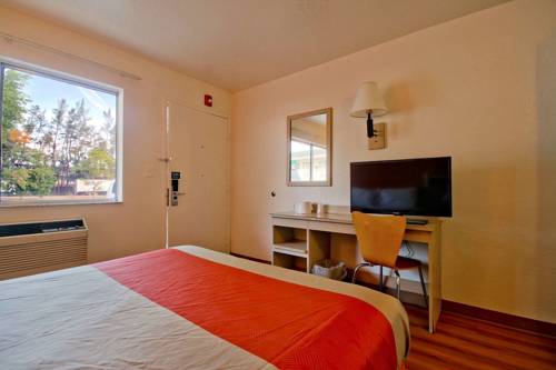 Imagen de la habitación del Hotel Travelodge by Wyndham Pompano Beach. Foto 7