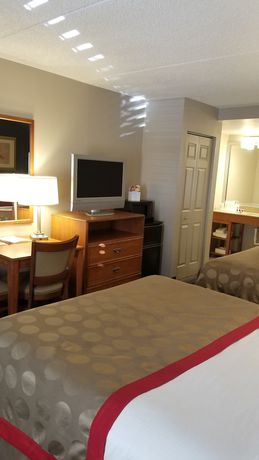 Imagen de la habitación del Hotel Travelodge by Wyndham Pueblo. Foto 10
