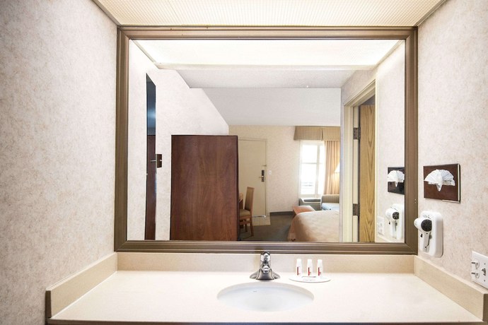 Imagen de la habitación del Hotel Travelodge by Wyndham Pueblo. Foto 13