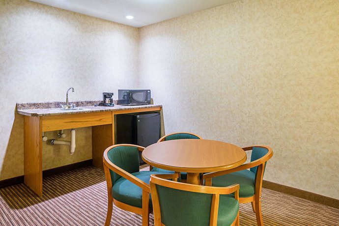 Imagen de la habitación del Hotel Travelodge by Wyndham Rapid City/Black Hills. Foto 11